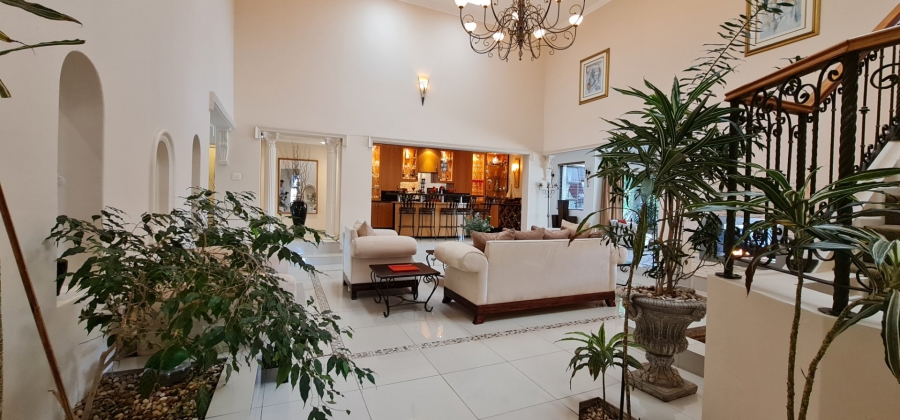 5 Bedroom Property for Sale in Bonza Bay Eastern Cape